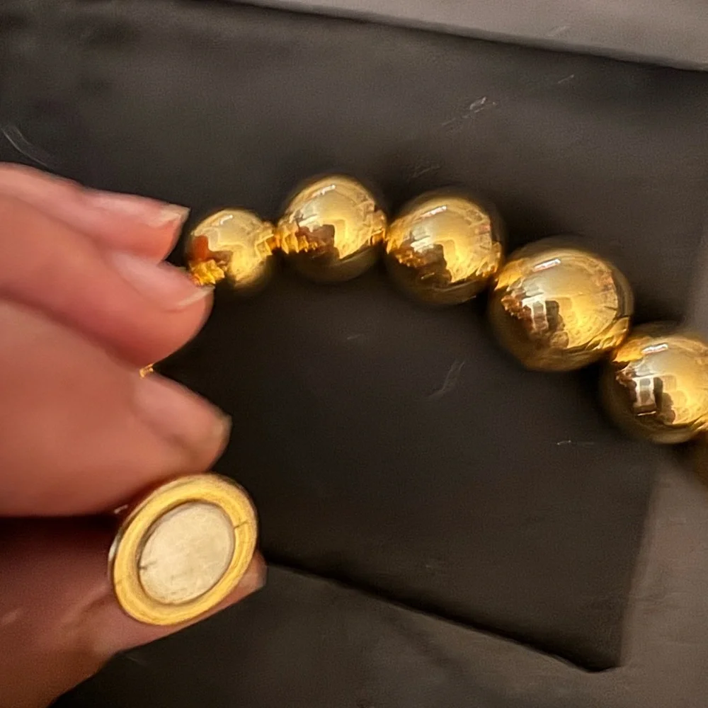 Gold Beaded Bracelet magnetic closure - Picture 3 of 3